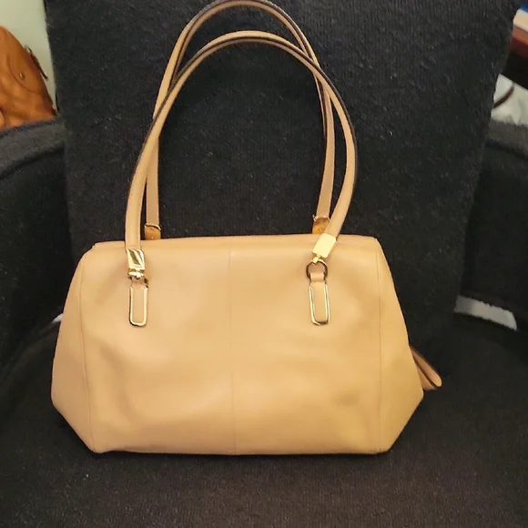 Tan Leather Coach Handbag Or Crossbody - Picture 4 of 7